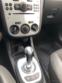 Opel corsa automat 5/ st