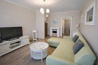 Prenájom - 2 izbový zariadený byt s loggiou, Moldavská ul.