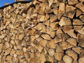 Smrekové palivové drevo suché
