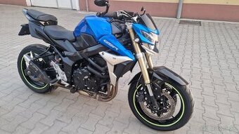 SUZUKI GSR 750