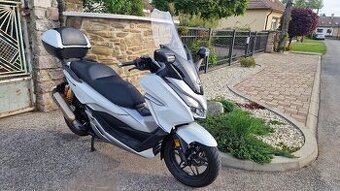 Honda Forza 300