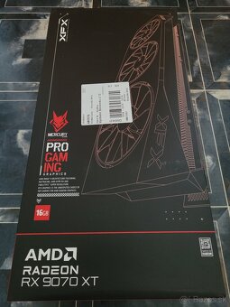 Nová a nerozbalená AMD Radeon RX 9070 XT