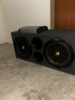 Subwoofer značky Kicker