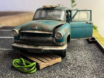 1:18 VOLGA GAZ 21R - Tyrkysová - IST Models (vrak)