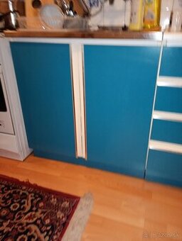 Kúpim kuchynske dvierka.