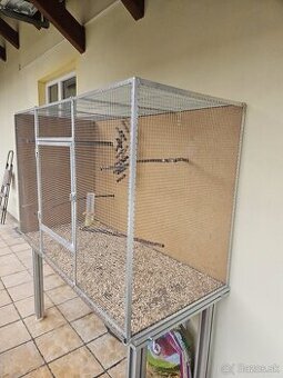 Hliníková klietka pre vtáky