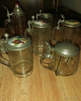 Staré pivné krígle.