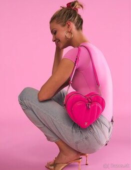 Ružova srdiečkova kabelka Victoria’s Secret