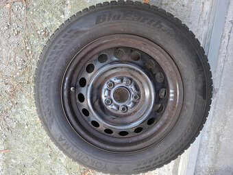 Predám sadu kolies, zimné pneumatiky Yokohama 215/60 R16