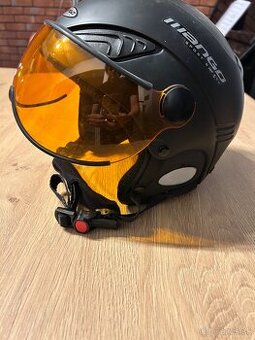 lyziarska prilba lango s integrovanými okuliarmi