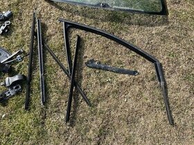 VW Golf VII časti dverí