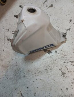 Honda nx 650 dominator nádrž