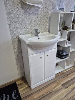 Predám umyvadlo so skinkou