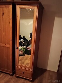 Kúpim skriňu IKEA Leksvik