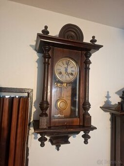 Predám funkčné sterožitné nástenné hodiny Franbz Hermle & so