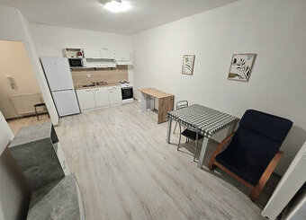 PRENÁJOM Bánovce nad Bebravou/1 IZBOVÝ BYT/CENTRUM/BALKÓN/PI