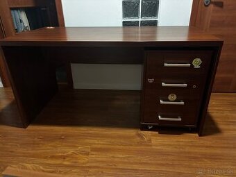 Pracovný stôl – ručná práca stolára – TOP stav