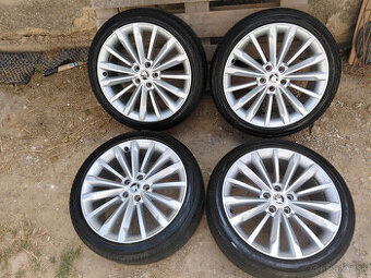 19" Skoda Superb - TRINITY