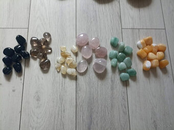citrin ametyst zahneda ruženin obsidian avanturin selenit