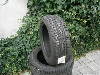 Predám 4x zimné pneu Pirelli RSC 245/50 R19 105VXL