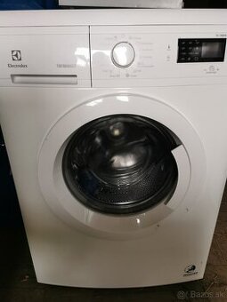 Spredu plnená práčka Electrolux