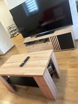 Predám tieto stoliky Dub artisan