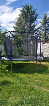 Predam trampolinu