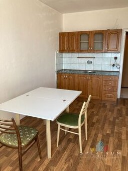 SPEKTRUM REALITY- Na PREDAJ garsónka, 23 m2 s loggiou, okres