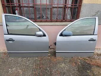 Dvere škoda fabia strieborná metalíza 9102