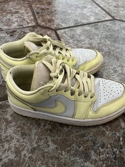 Tenisky Nike 40