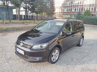 Volkswagen Touran benzín
