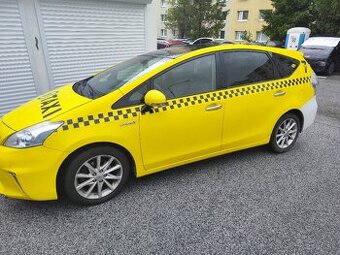 Predám Toyota Prius plus LED svetlá