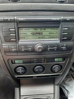 Autorádio originál Škoda Auto STREAM MP3- CD- AUX✅️