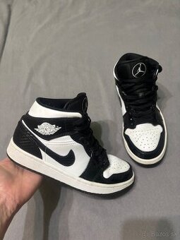 Členkové tenisky Nike Jordan