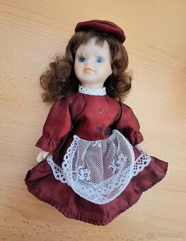 Porcelánová bábika