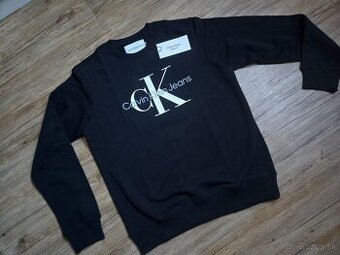 Calvin klein mikina čierna      .