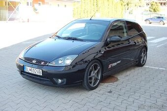 Ford Focus ST 2.0b