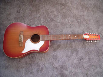 Predám gitaru španielku 12 strunovú