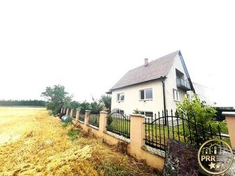 ZNÍŽENÁ CENA Pekný čiastočne prerobený rod.dom, V. Ch - 1