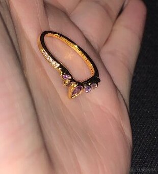 Pandora prsteň locika