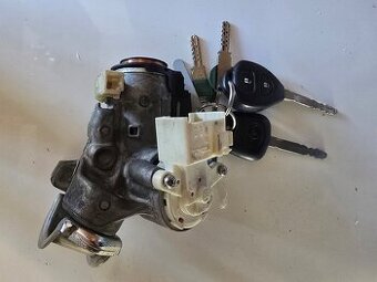 Spínacia skrinka Toyota Auris + 2 kľúče