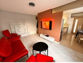 Prenájom 2-izbovy byt centrum NMnV