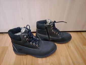 Zimné kožené topánky zn.WEINBRENNER - zateplené č.39- 25 Eur