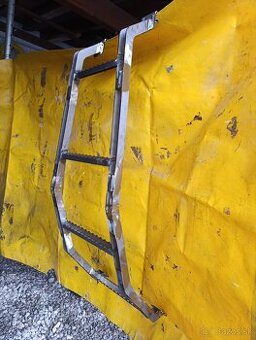 Rebrík Nissan Patrol y61