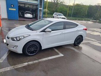 Hyundai Elantra 1,6i 97kW