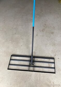 Nivelačné (vyrovnávacie) hrable