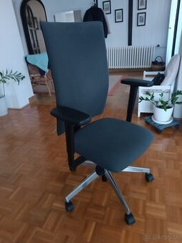 Kancelárske kreslo
