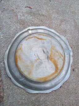 Staré zámky bez kľúča.cinovy tanier