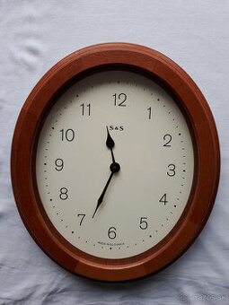 Nástenné hodiny - drevené