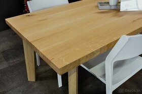 Jedálensky stôl - celomasívny dubový
